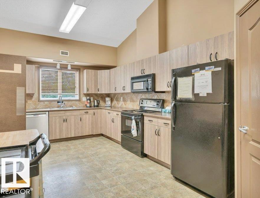 #209 8912 156 ST NW - 34