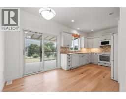 Foyer - 3404 Mckechnie Drive, Armstrong, BC V4Y0X6 Photo 18