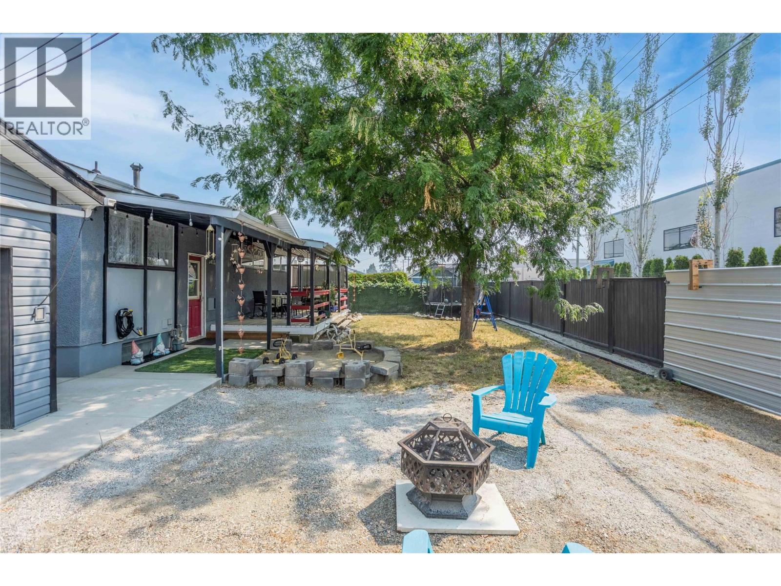 4202 26 Avenue - 30