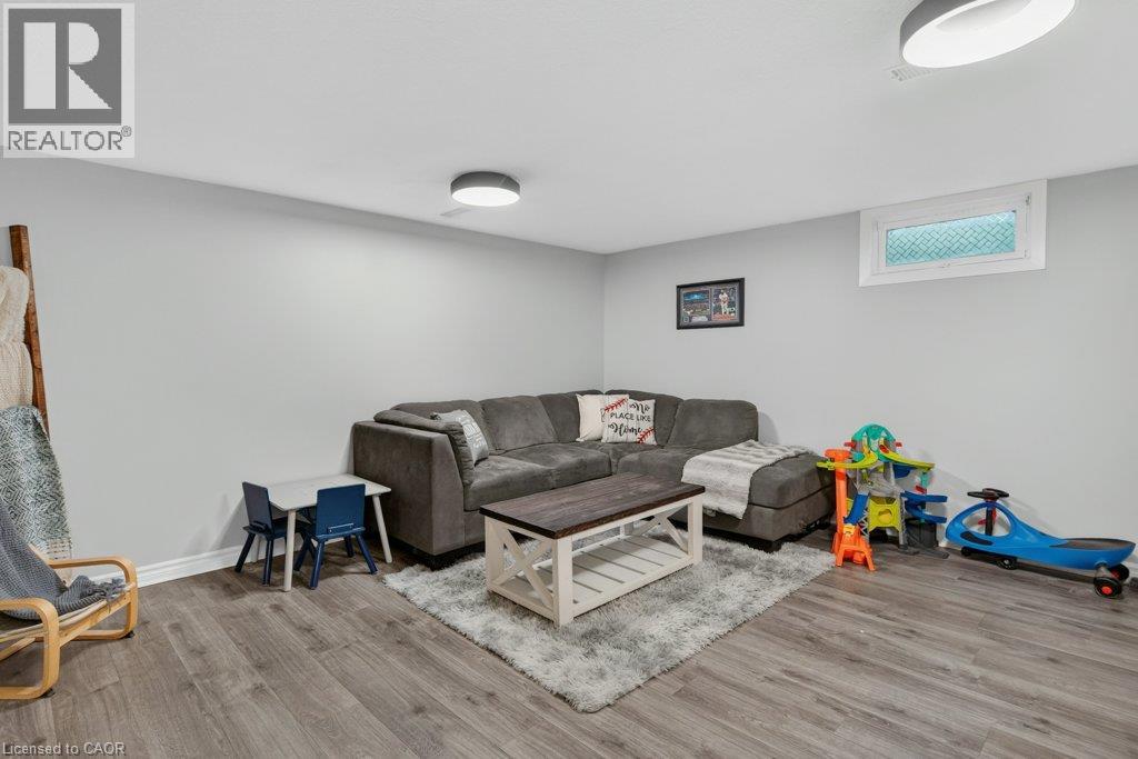 60 ELFORD Crescent - Image 32