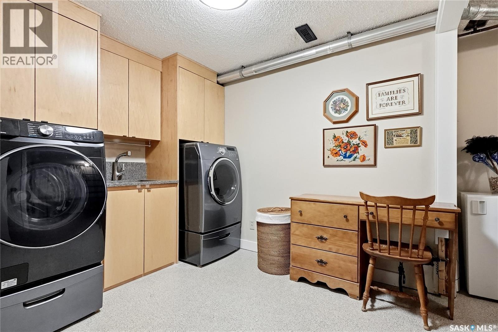 727 Tobin TERRACE - Image 44