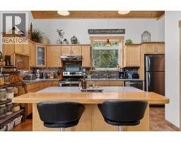 5pc Ensuite bath - 1124 Fish Lake Road, Summerland, BC V0H1Z8 Photo 18