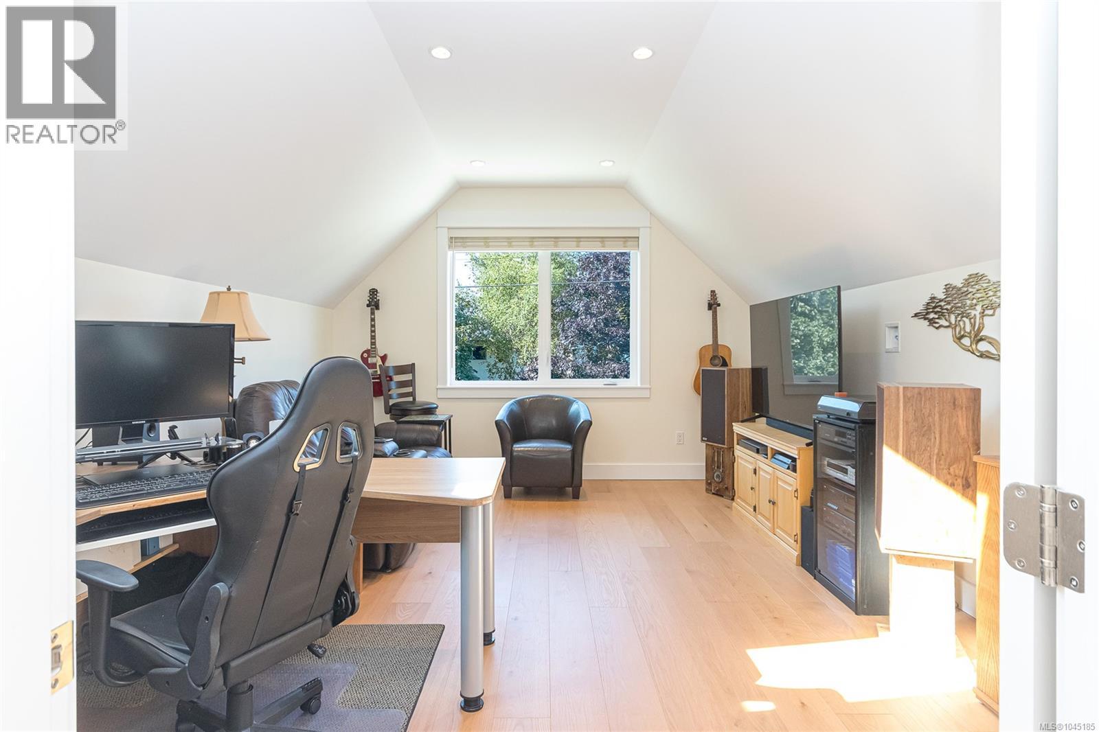 2104 Colinwood Rd - Image 29