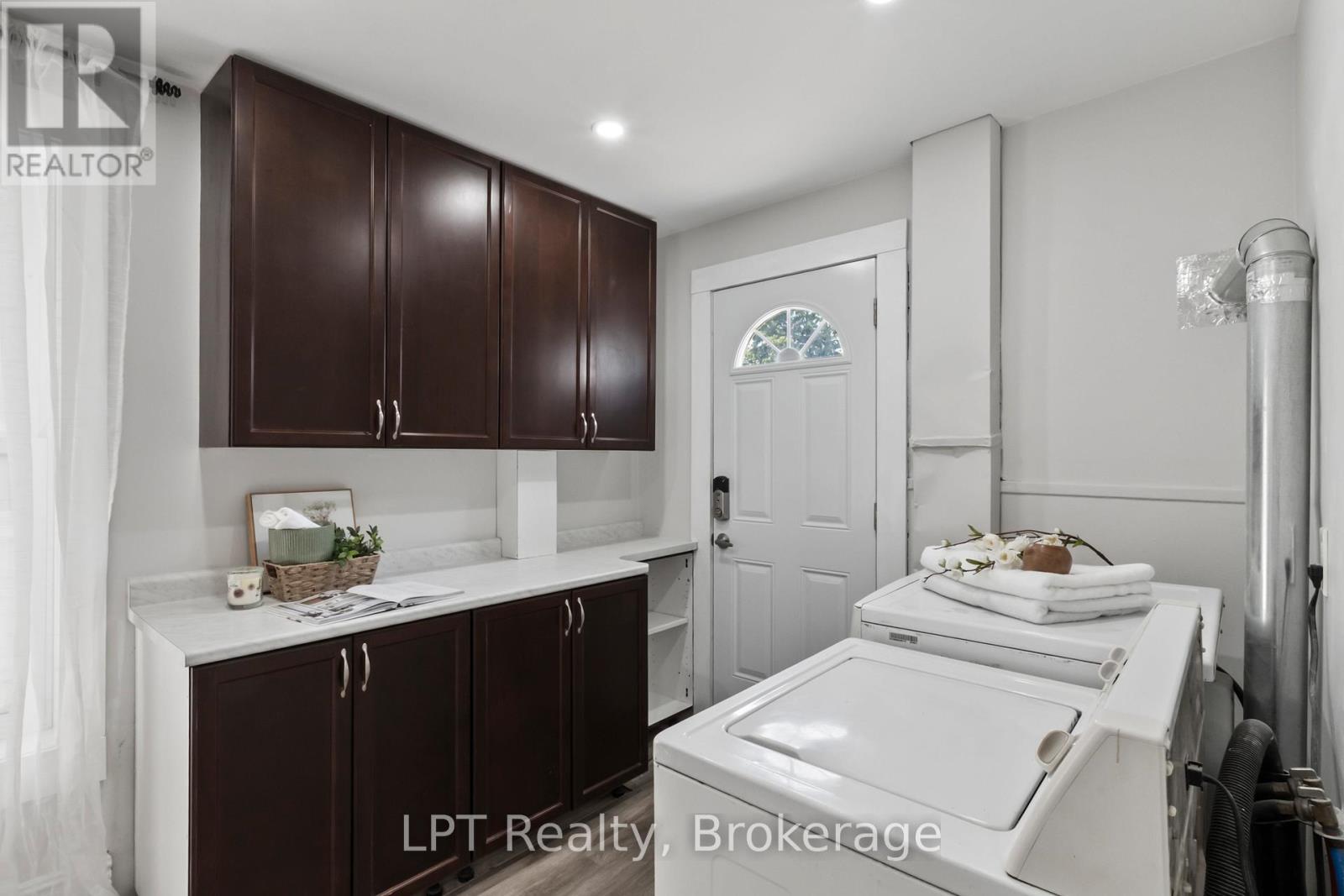 273 BETHUNE STREET - Image 10