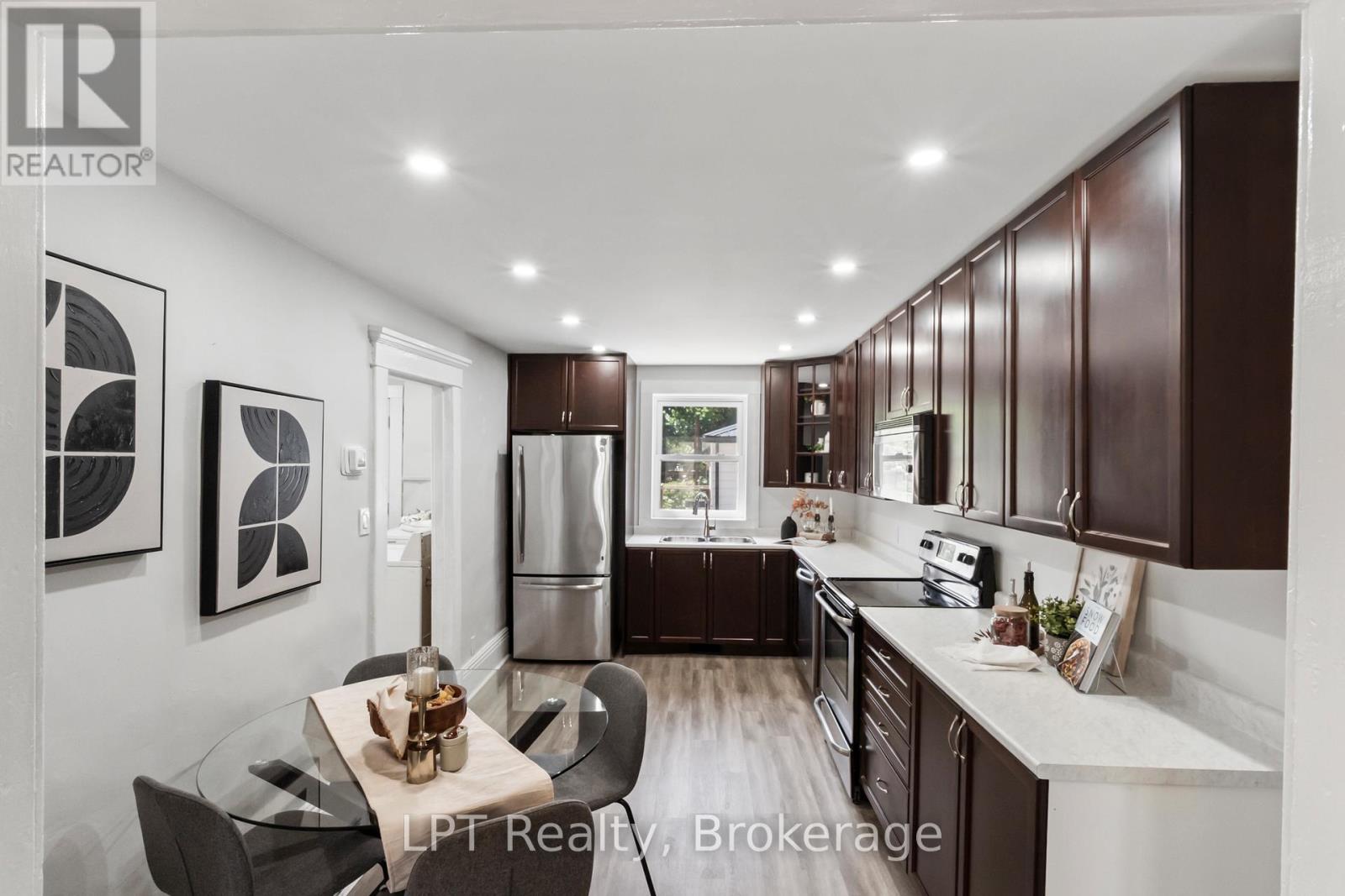 273 BETHUNE STREET - 1