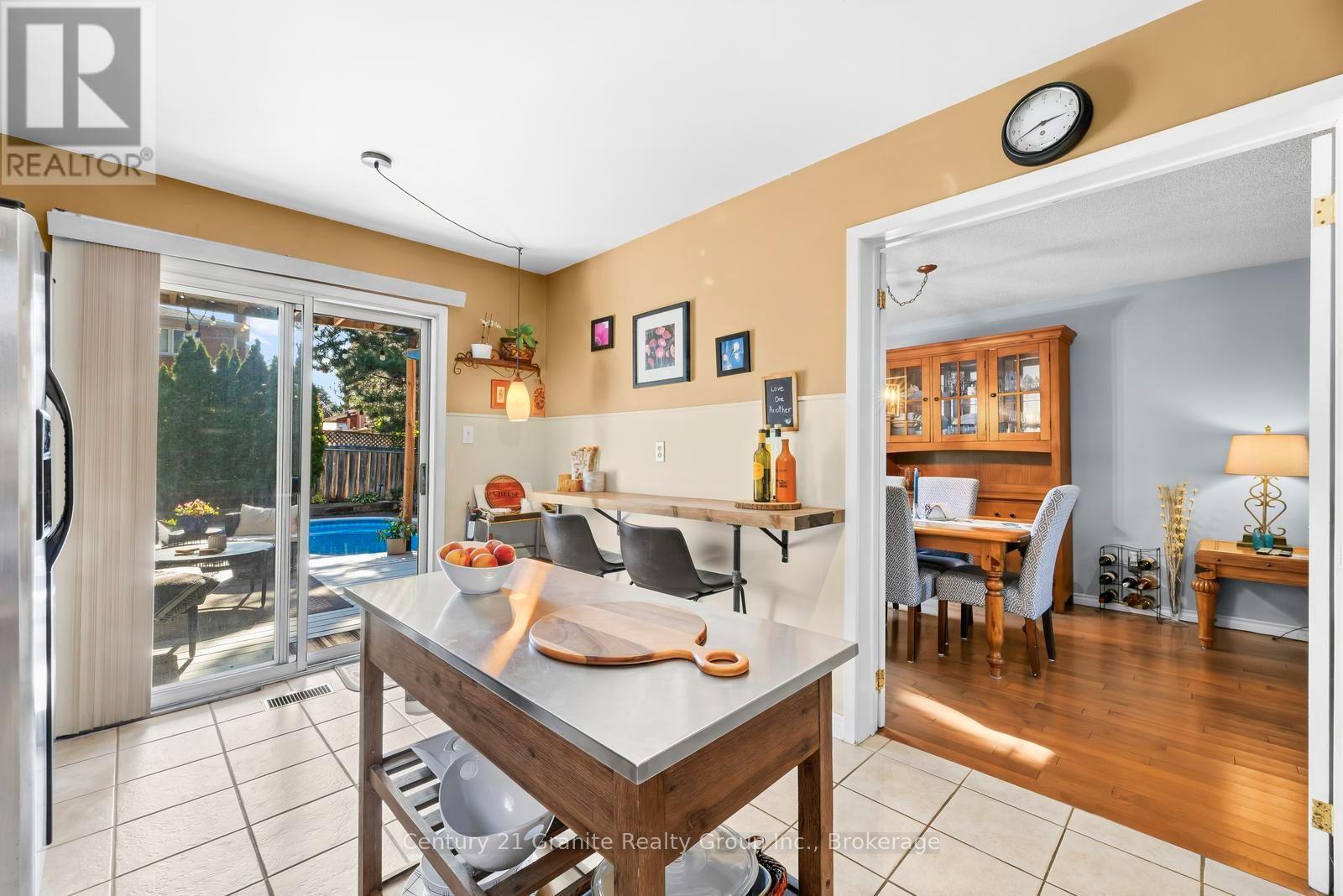 25 GREENWOOD ROAD - 13