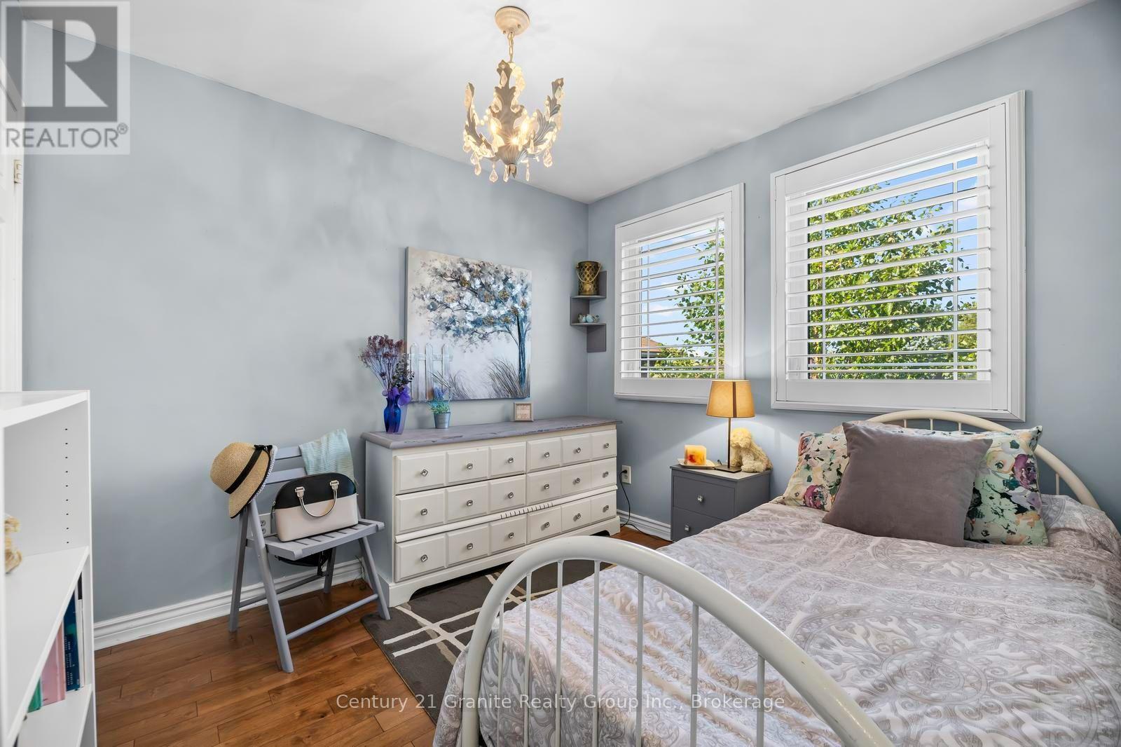 25 GREENWOOD ROAD - 15