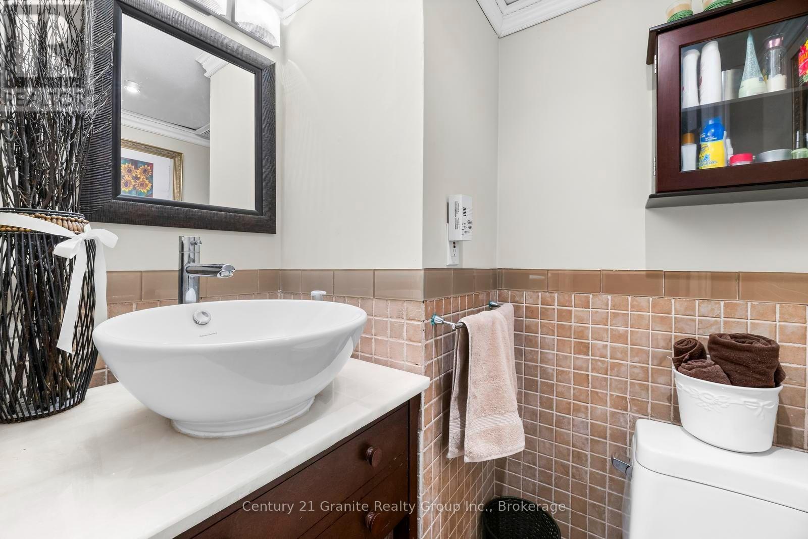 25 GREENWOOD ROAD - 22