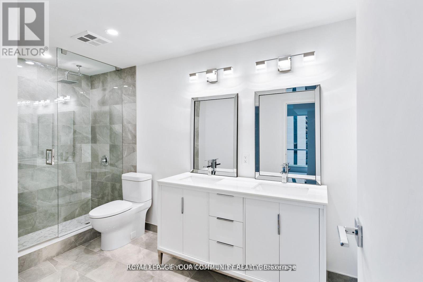 #2402 10 QUEENS QUAY W - 16