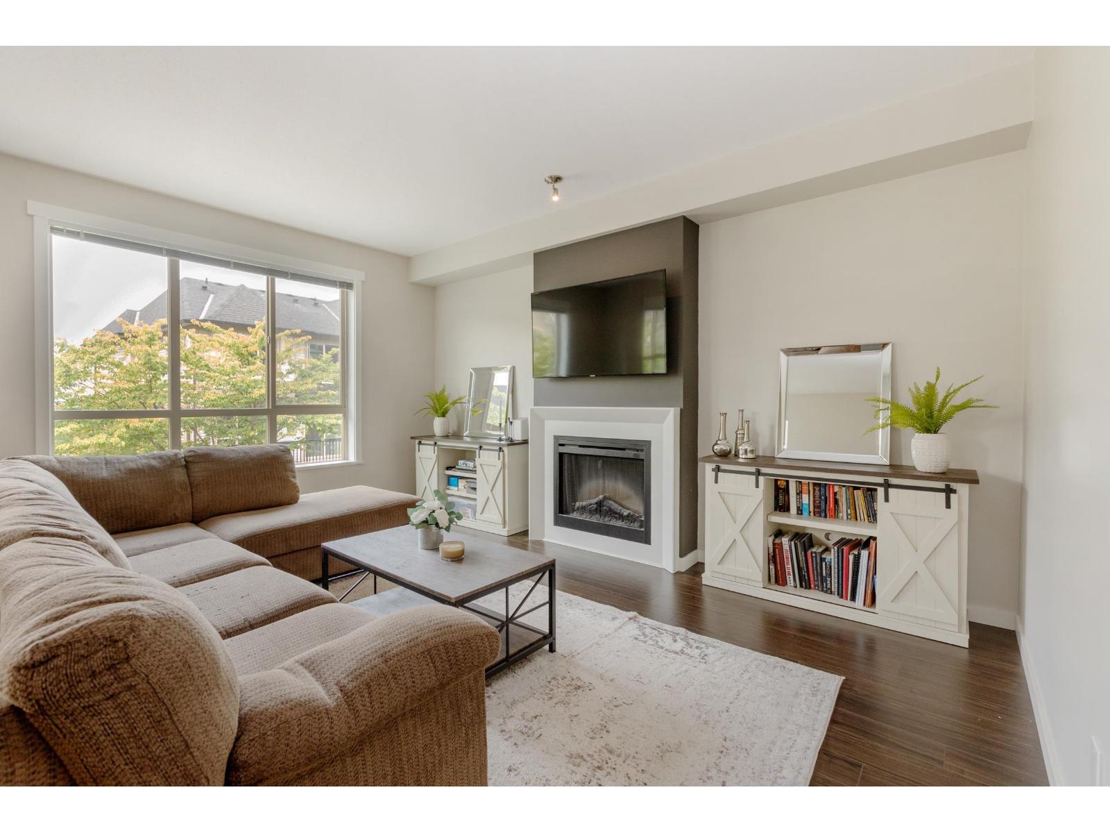 4 Bed, 4 Bath House for Sale in Delta – 22 10595 DELSOM CRESCENT, Delta – MLS# R3153377 - Image 2