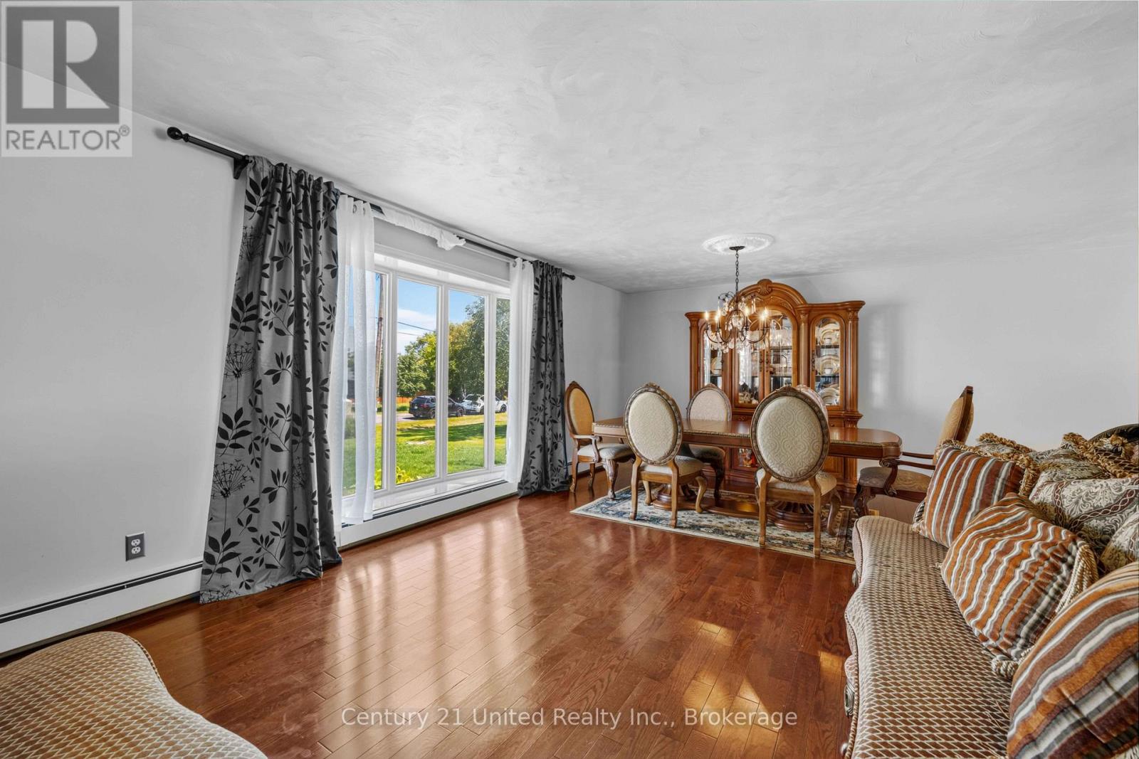 214 HILLVIEW DRIVE - 16