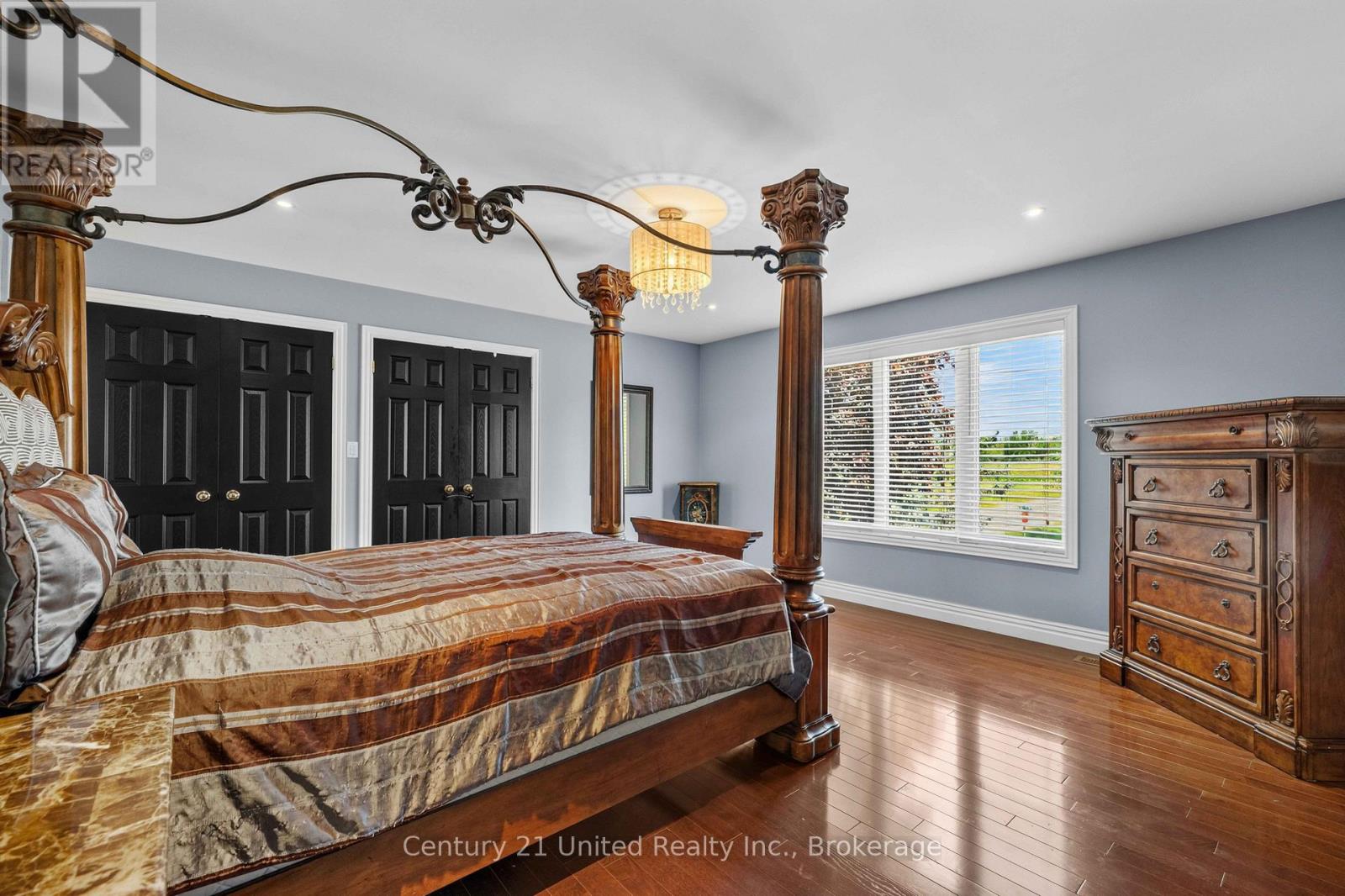214 HILLVIEW DRIVE - 19