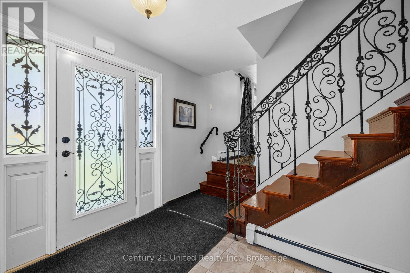 214 HILLVIEW DRIVE - 2