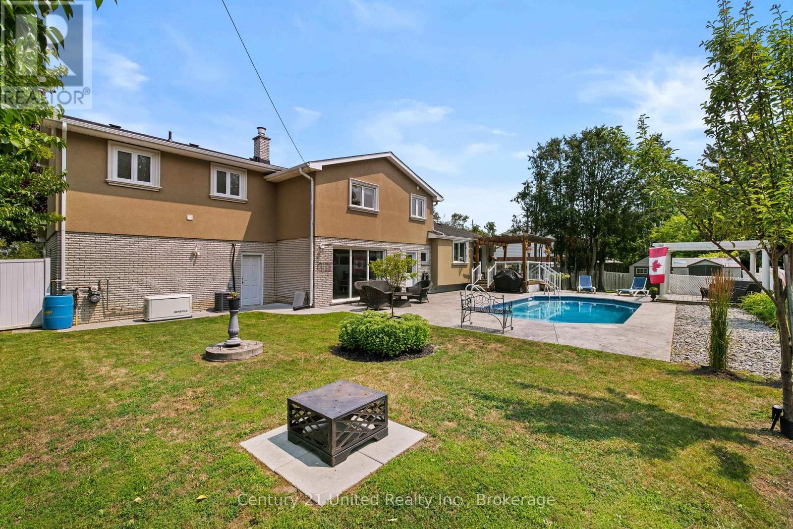 214 HILLVIEW DRIVE - 34