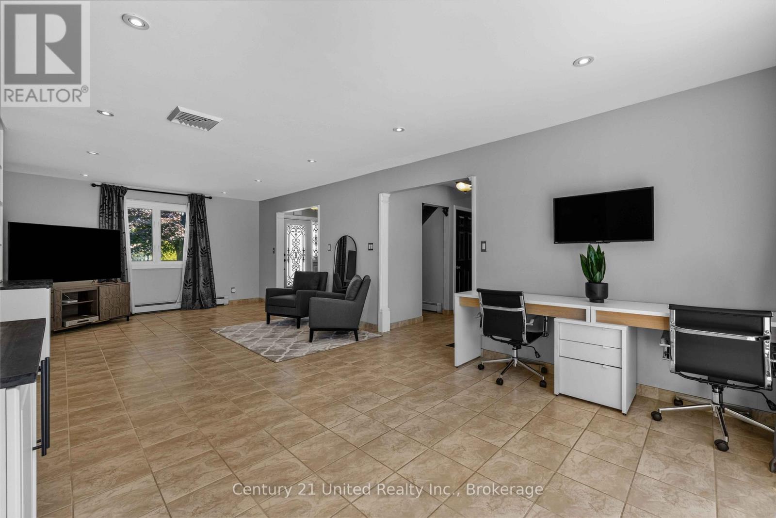 214 HILLVIEW DRIVE - Image 4