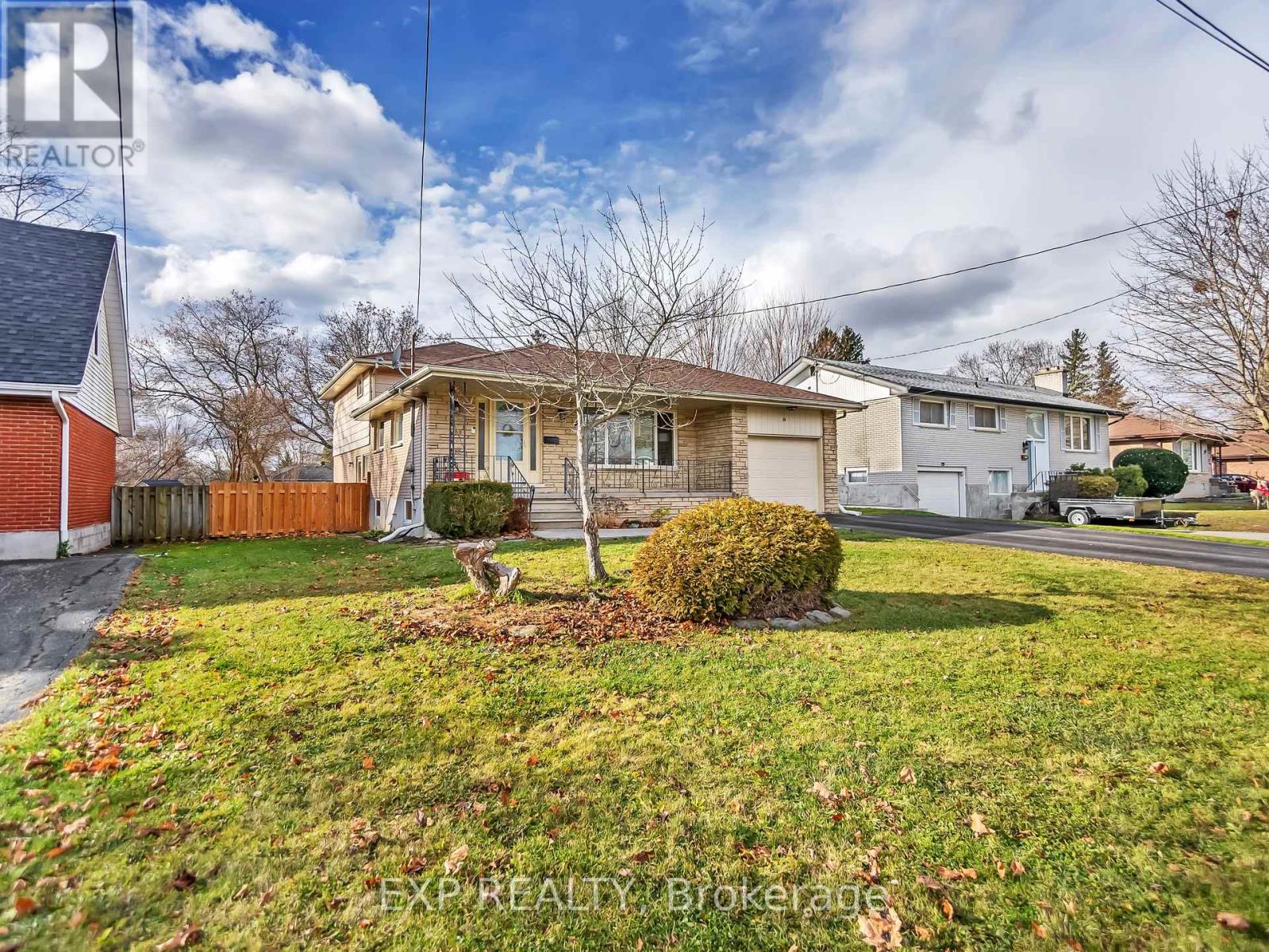 16 APPLEWOOD DRIVE - 2