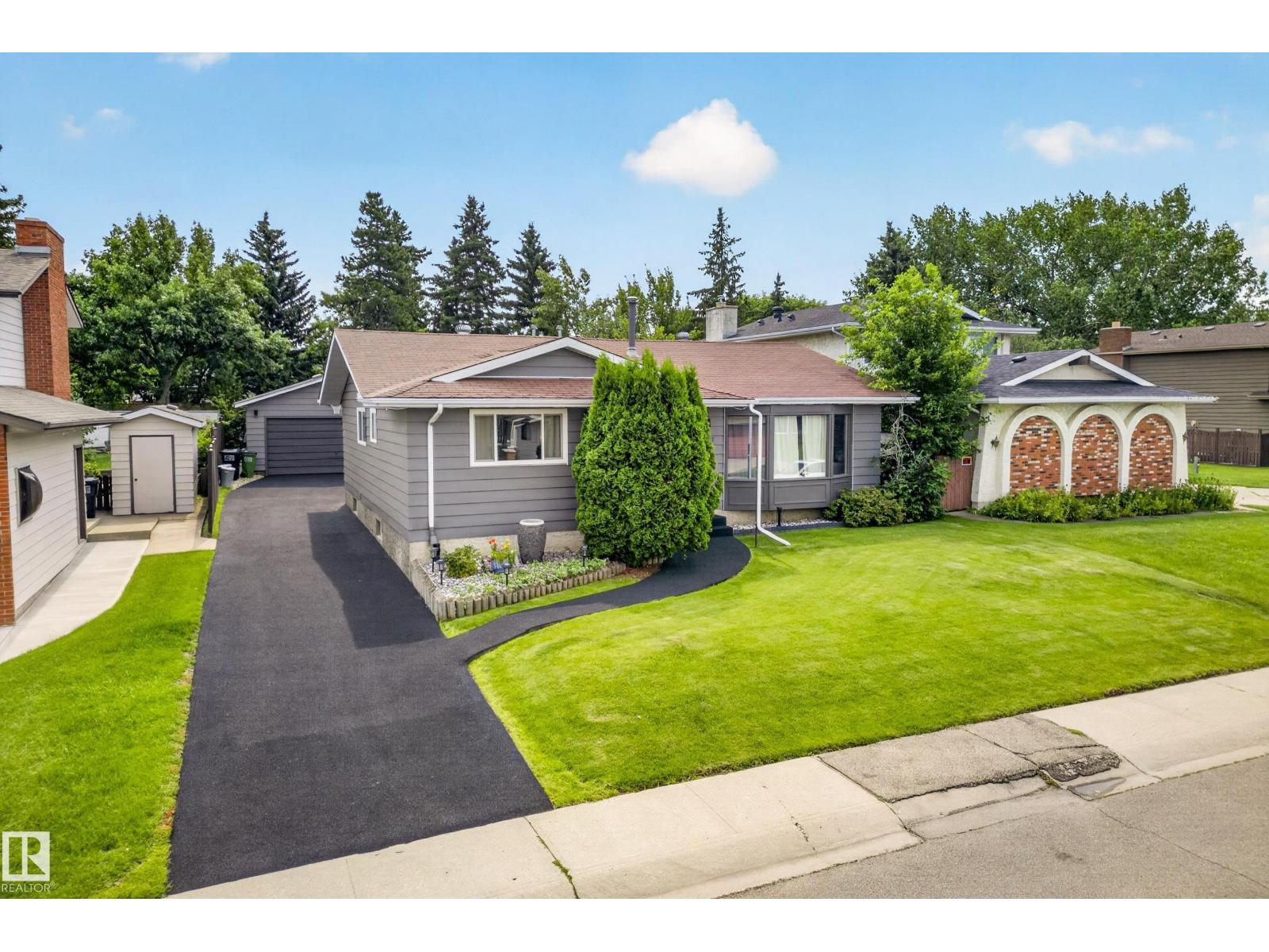 11727 27 AV NW - 2