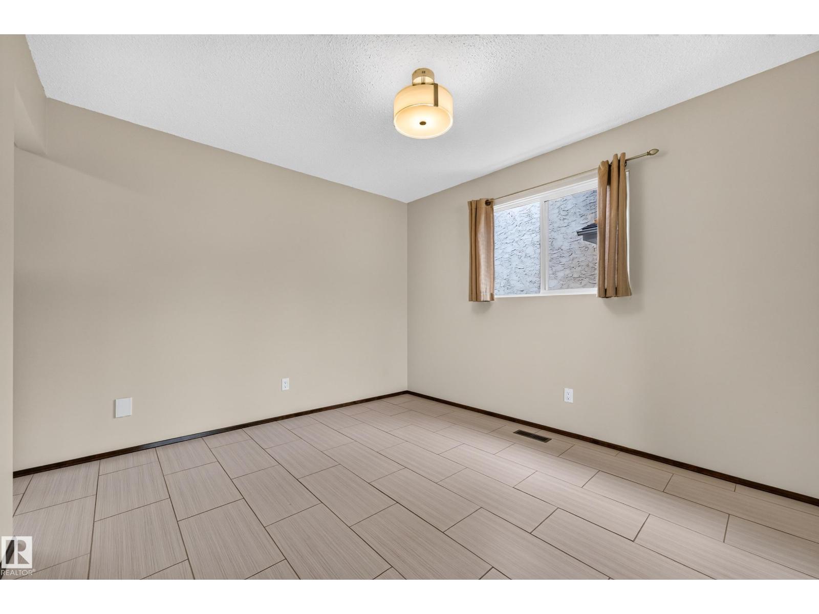 11727 27 AV NW - 17