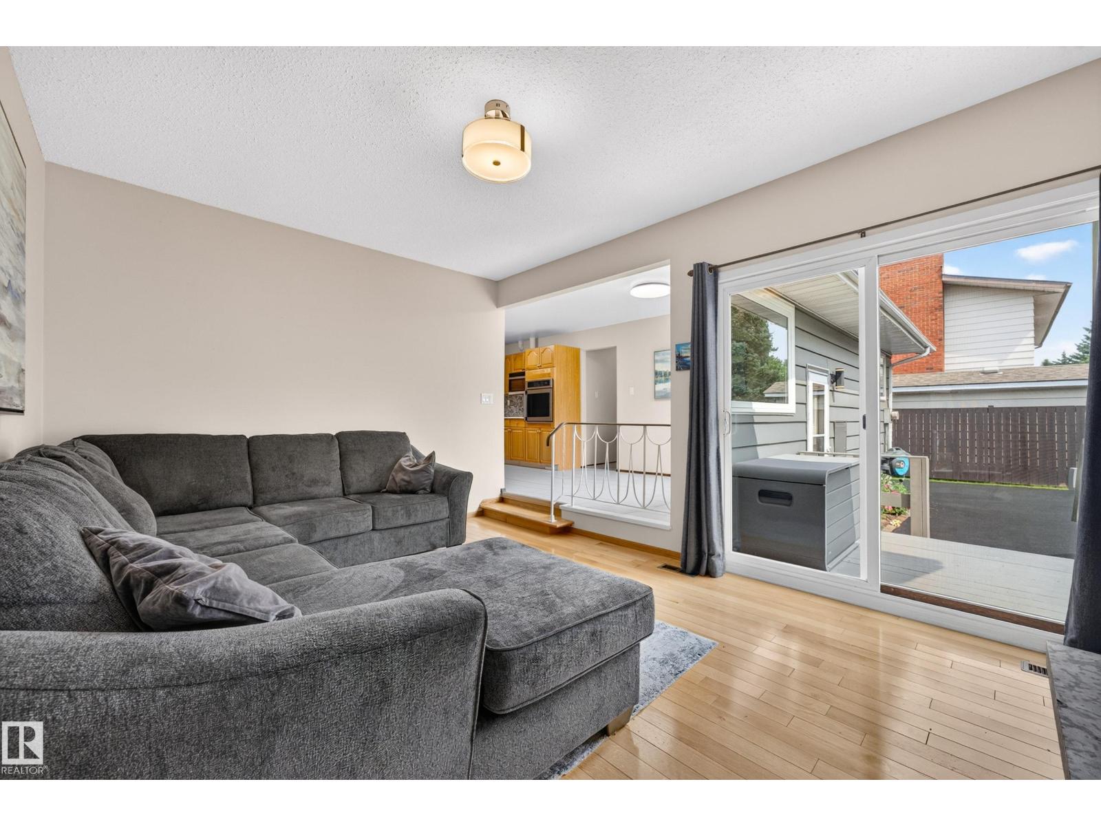11727 27 AV NW - Image 30