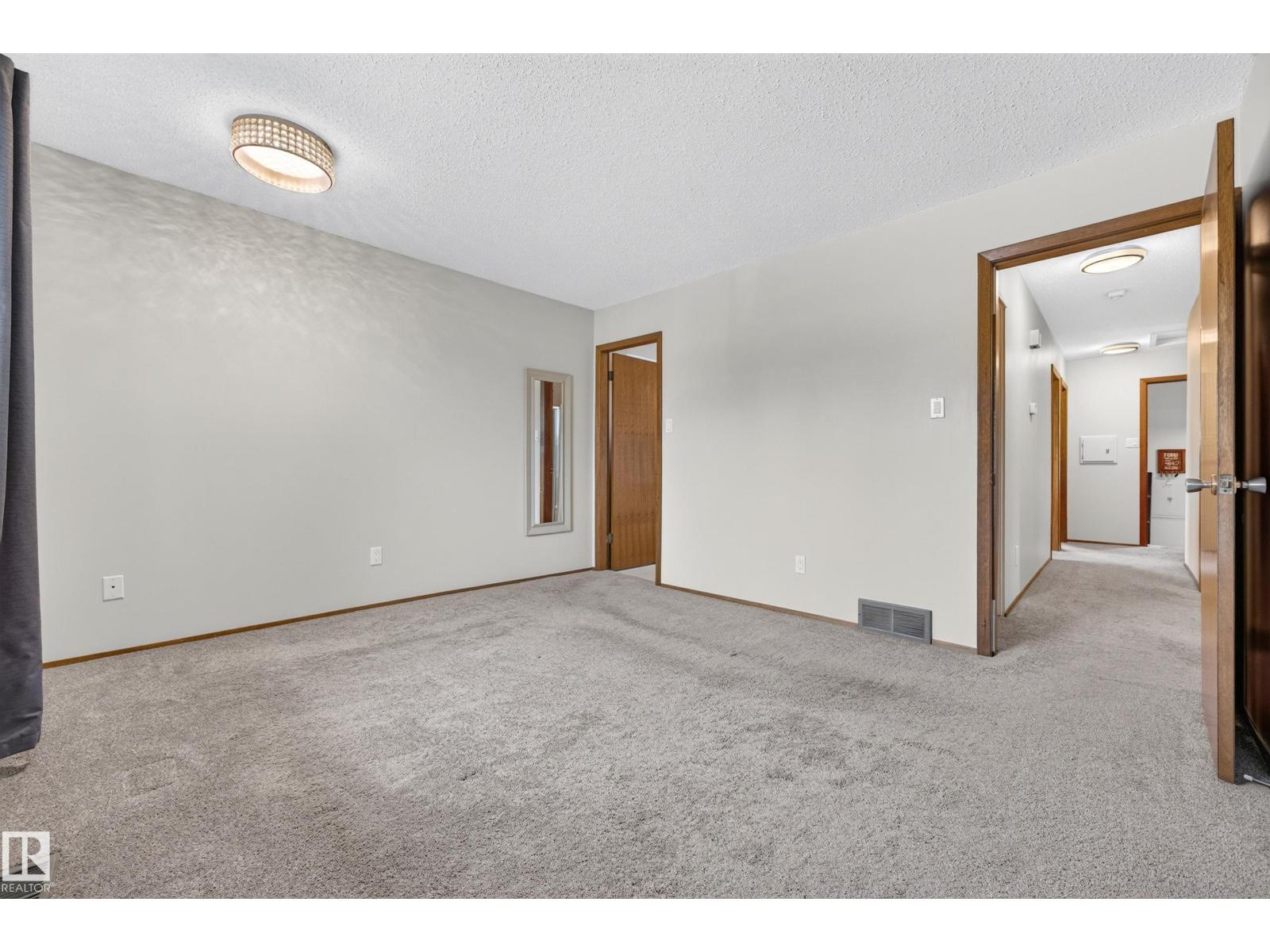 11727 27 AV NW - Image 32