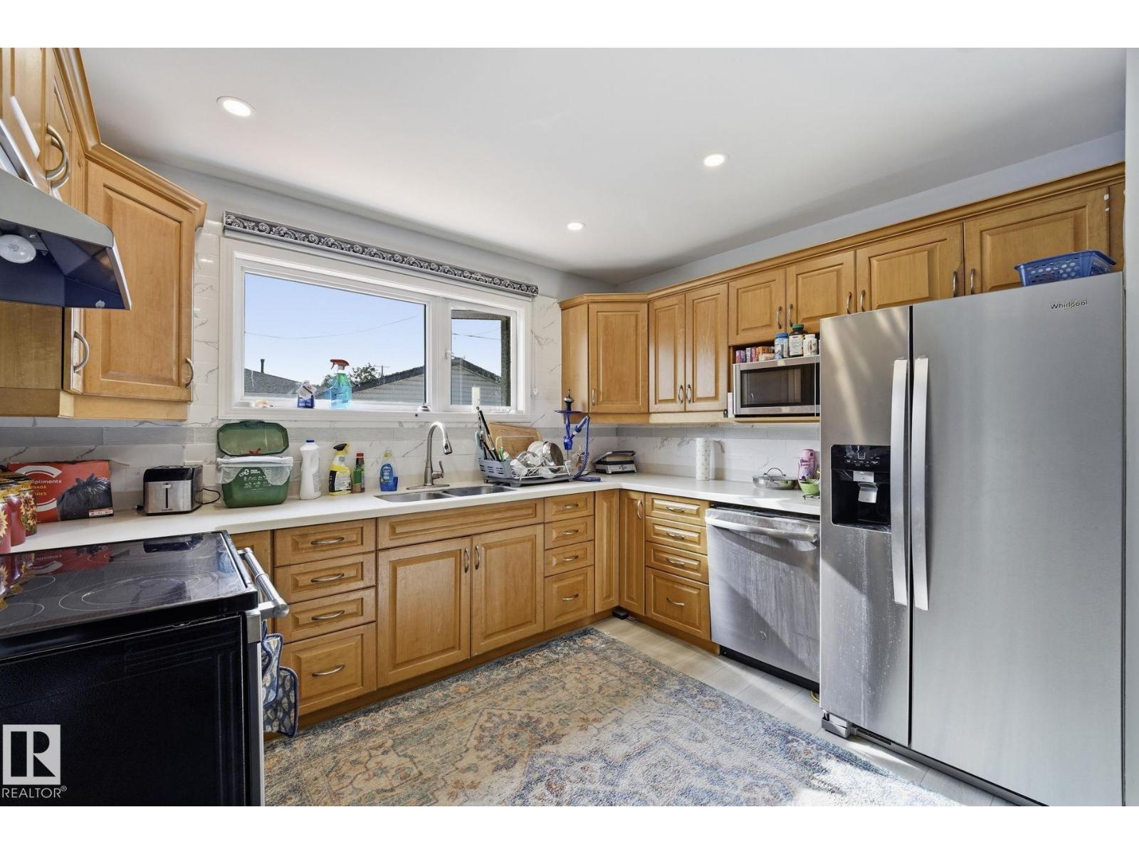 9302 165 Street NW - Photo 15