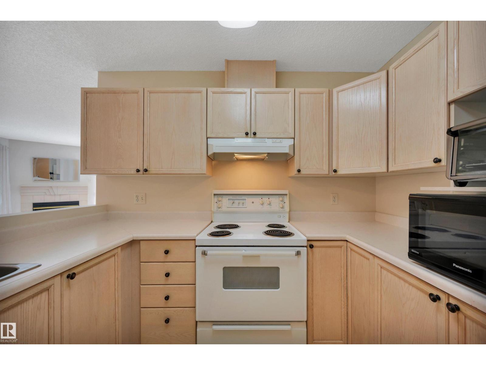#209 65 GERVAIS RD - 12