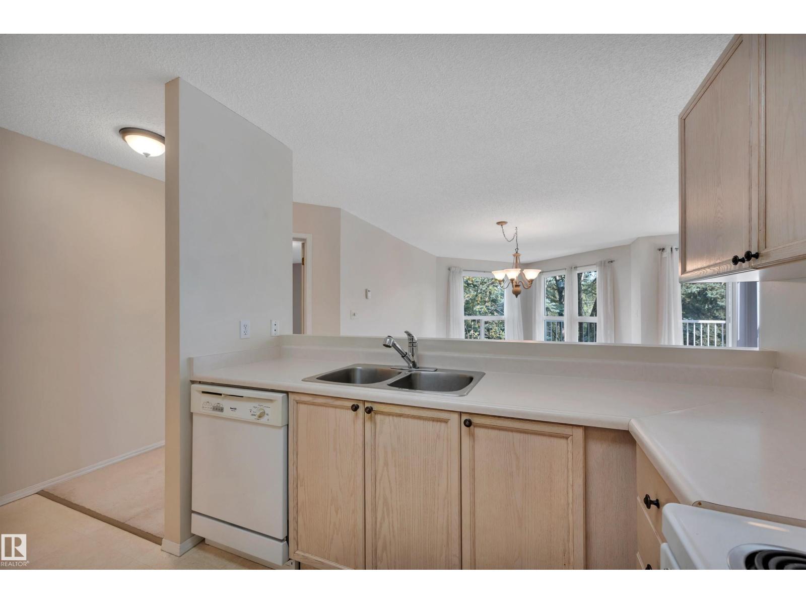 #209 65 GERVAIS RD - Image 14