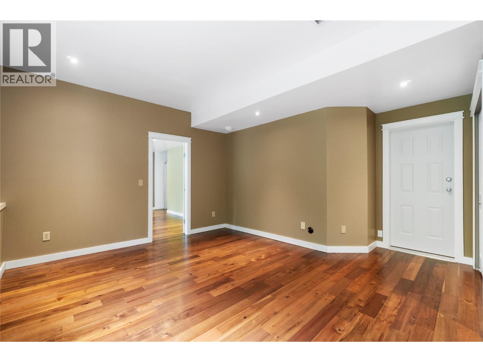 #32 801 20th Street NE - Image 40