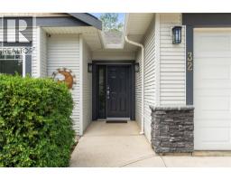3pc Ensuite bath - 801 20th Street Ne Unit# 32, Salmon Arm, BC V1E2R7 Photo 7