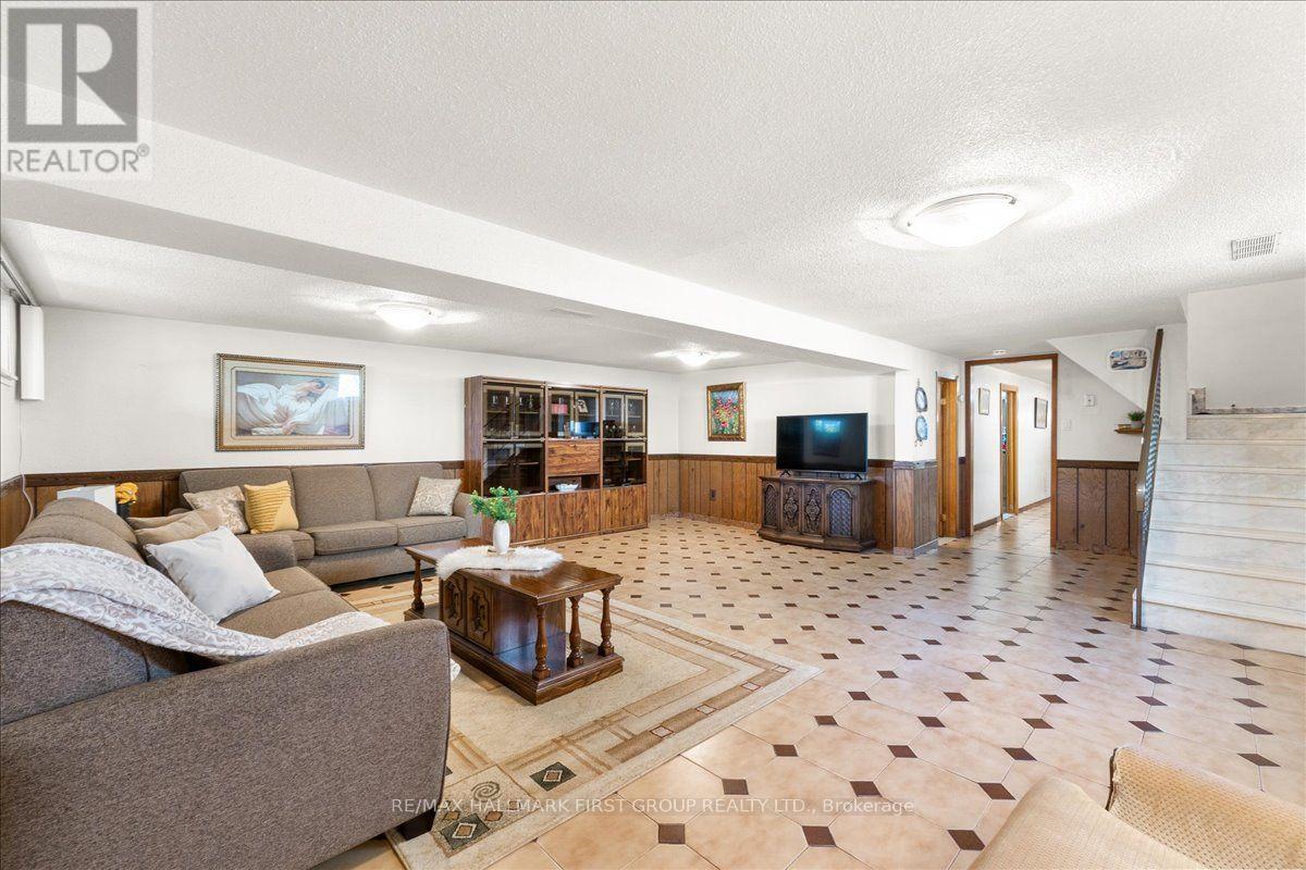 40 CHERRYLAWN AVENUE - 29