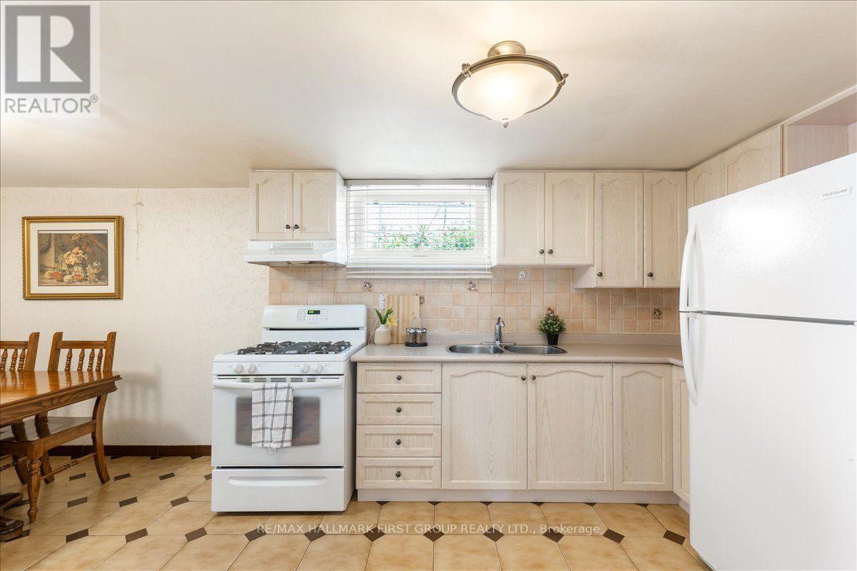 40 CHERRYLAWN AVENUE - 32
