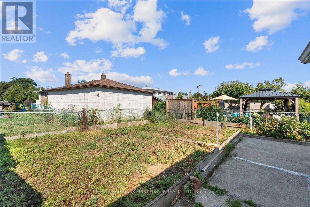 40 CHERRYLAWN AVENUE - 38