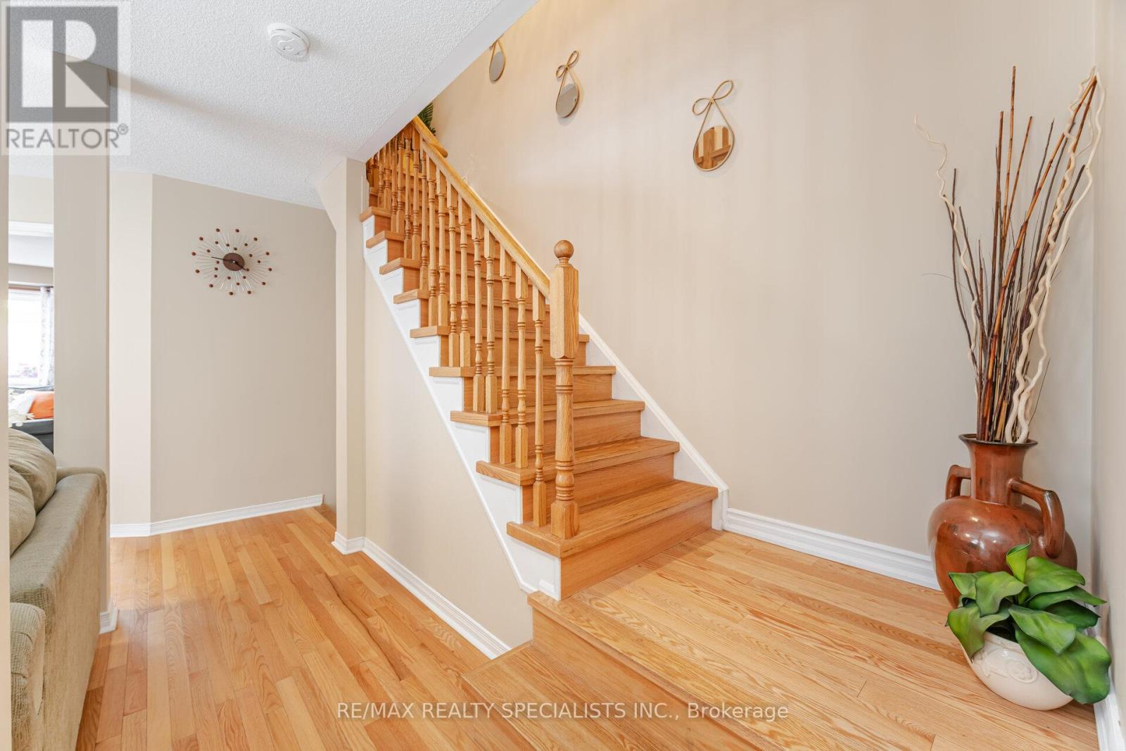 5642 ARMANDO AVENUE - 23