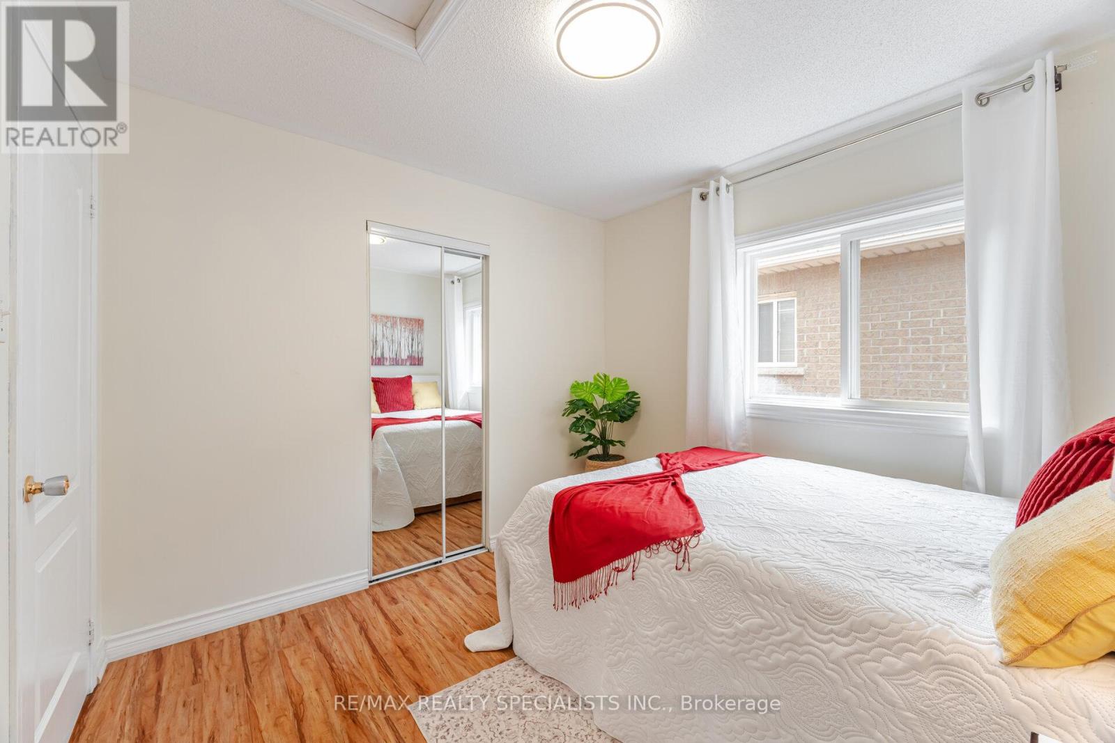 5642 ARMANDO AVENUE - 31