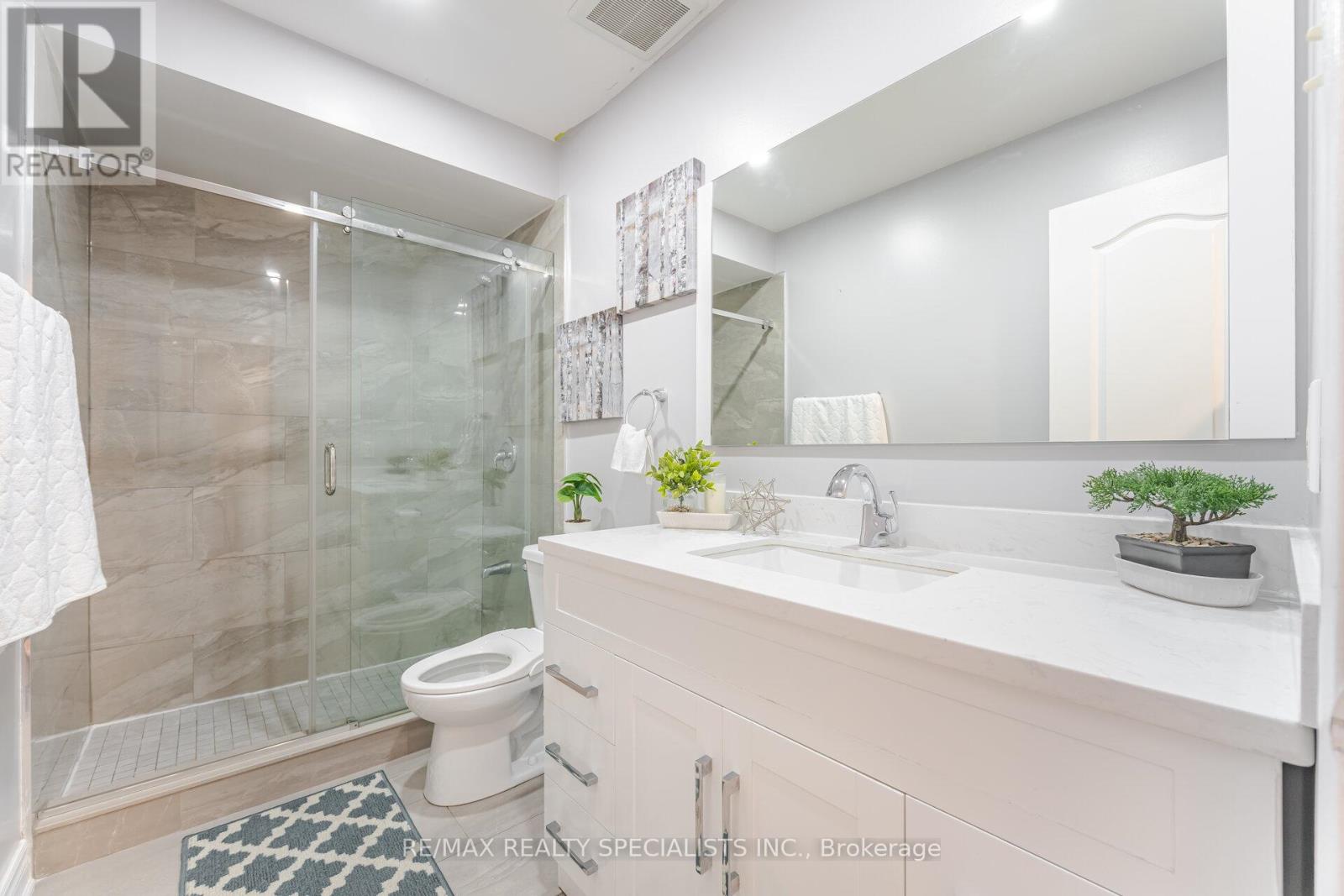 5642 ARMANDO AVENUE - 36