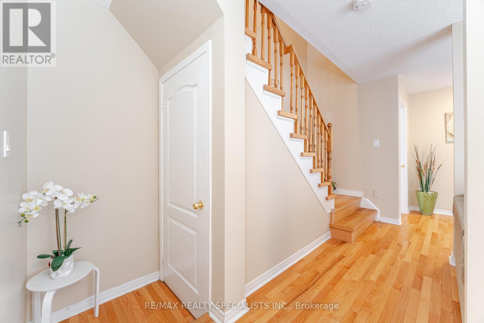 5642 ARMANDO AVENUE - 38