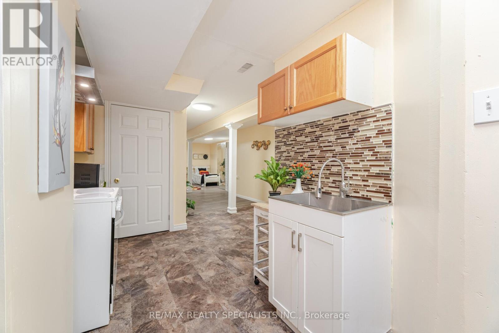 5642 ARMANDO AVENUE - 41