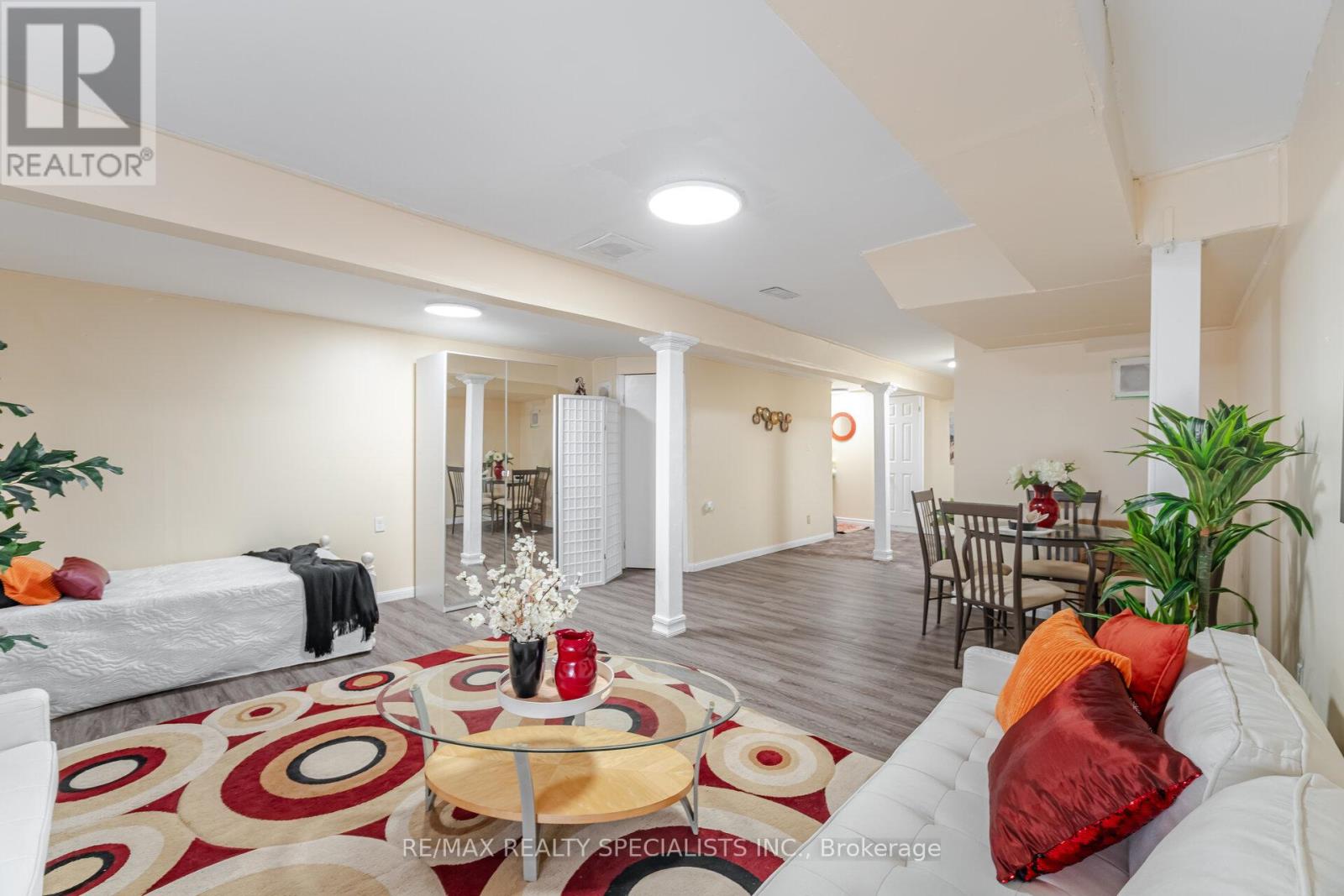 5642 ARMANDO AVENUE - 44