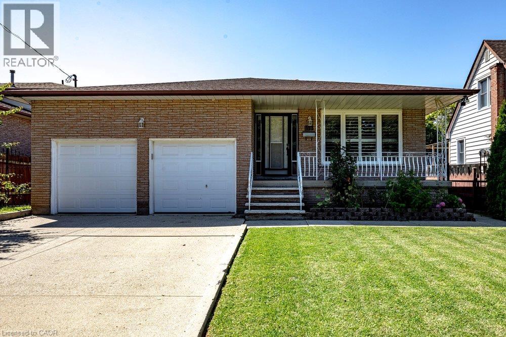 118 POTTRUFF Road S - 1