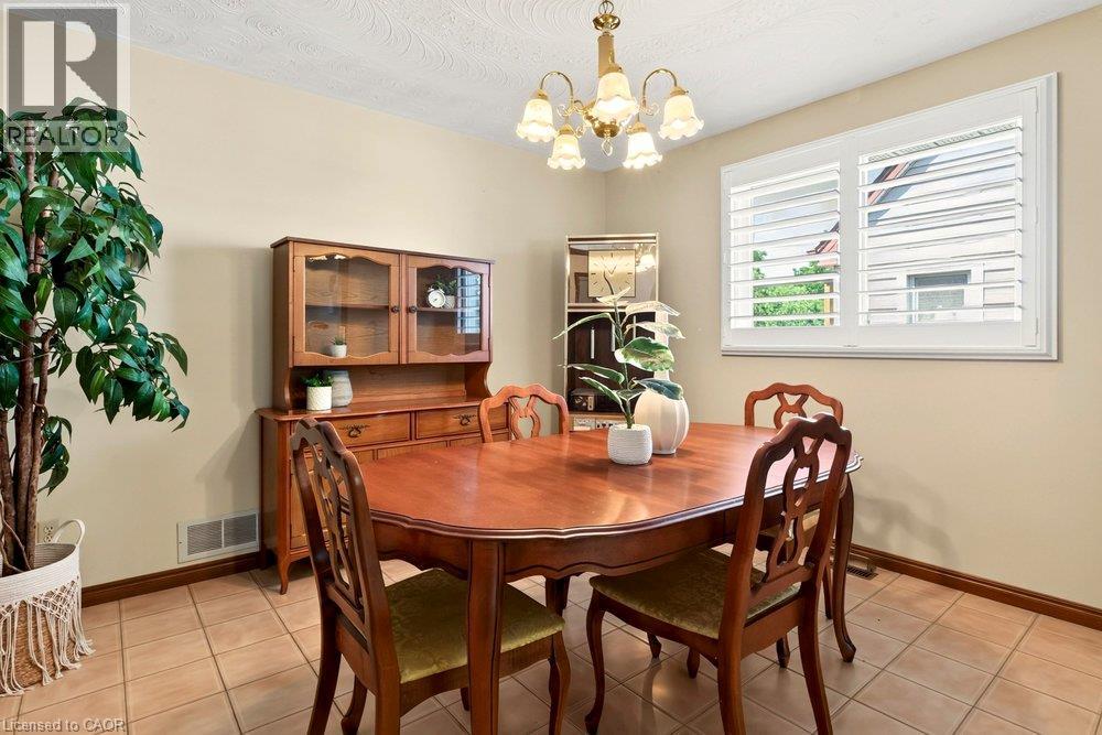 118 POTTRUFF Road S - Image 10
