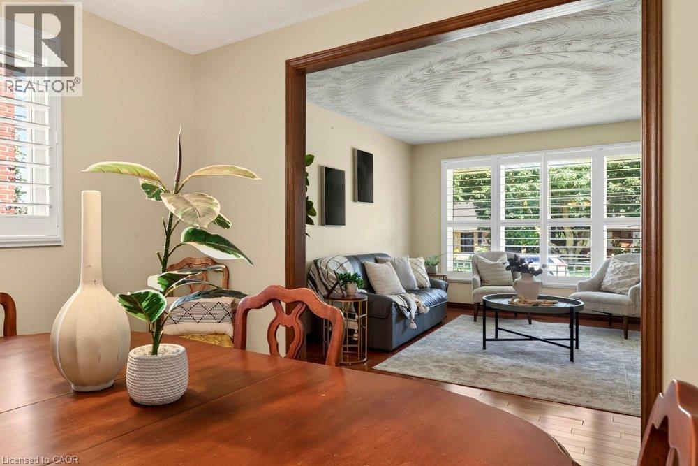 118 POTTRUFF Road S - Image 13