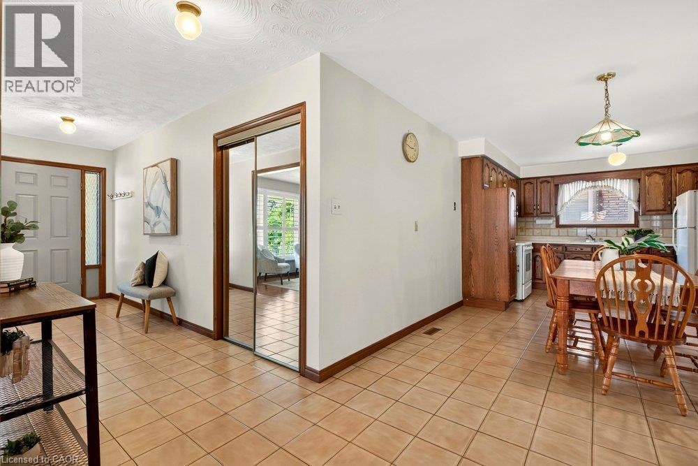 118 POTTRUFF Road S - Image 14