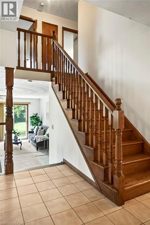 118 POTTRUFF Road S - Image 18