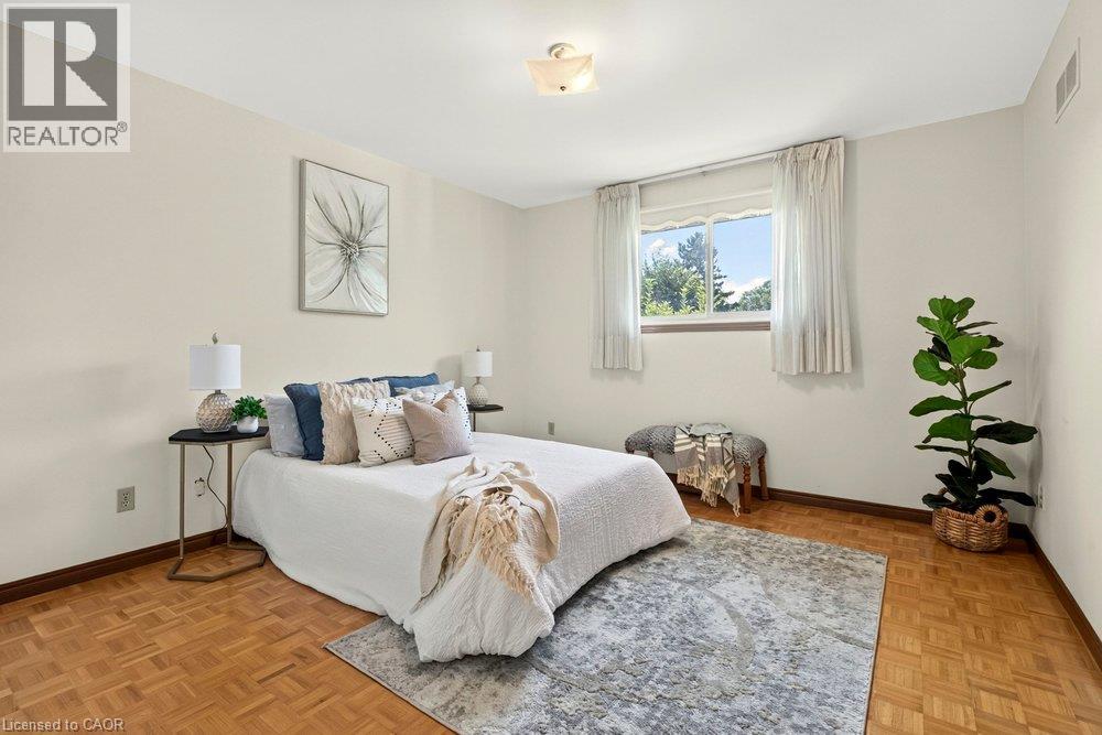118 POTTRUFF Road S - Image 19