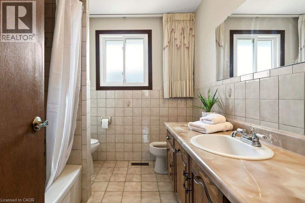 118 POTTRUFF Road S - Image 22