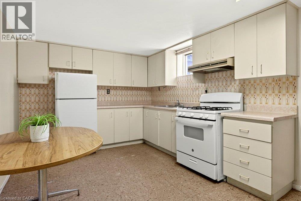 118 POTTRUFF Road S - Image 36