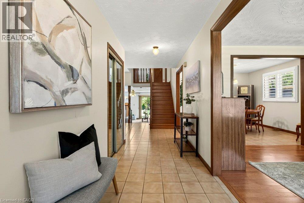 118 POTTRUFF Road S - Image 4
