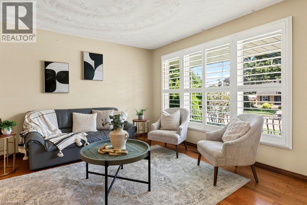 118 POTTRUFF Road S - Image 7