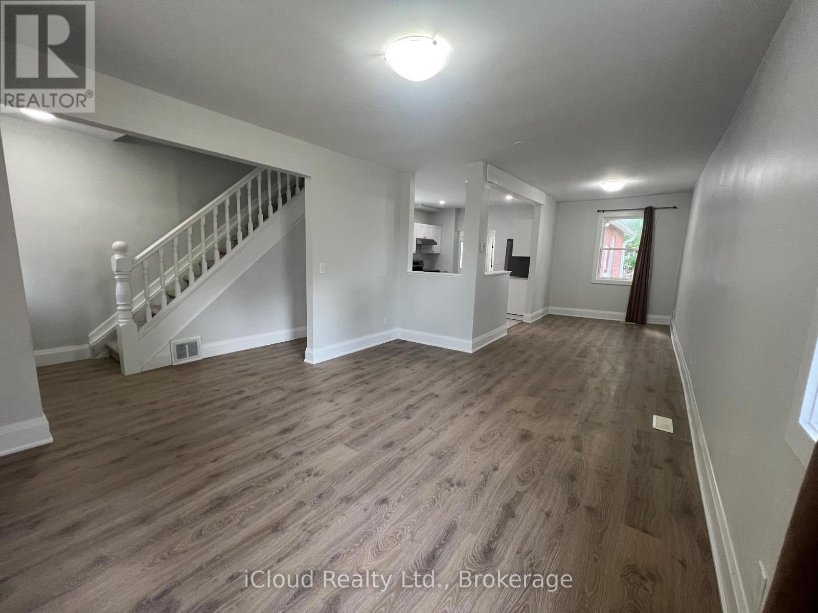 71 OSPREY STREET S - 13