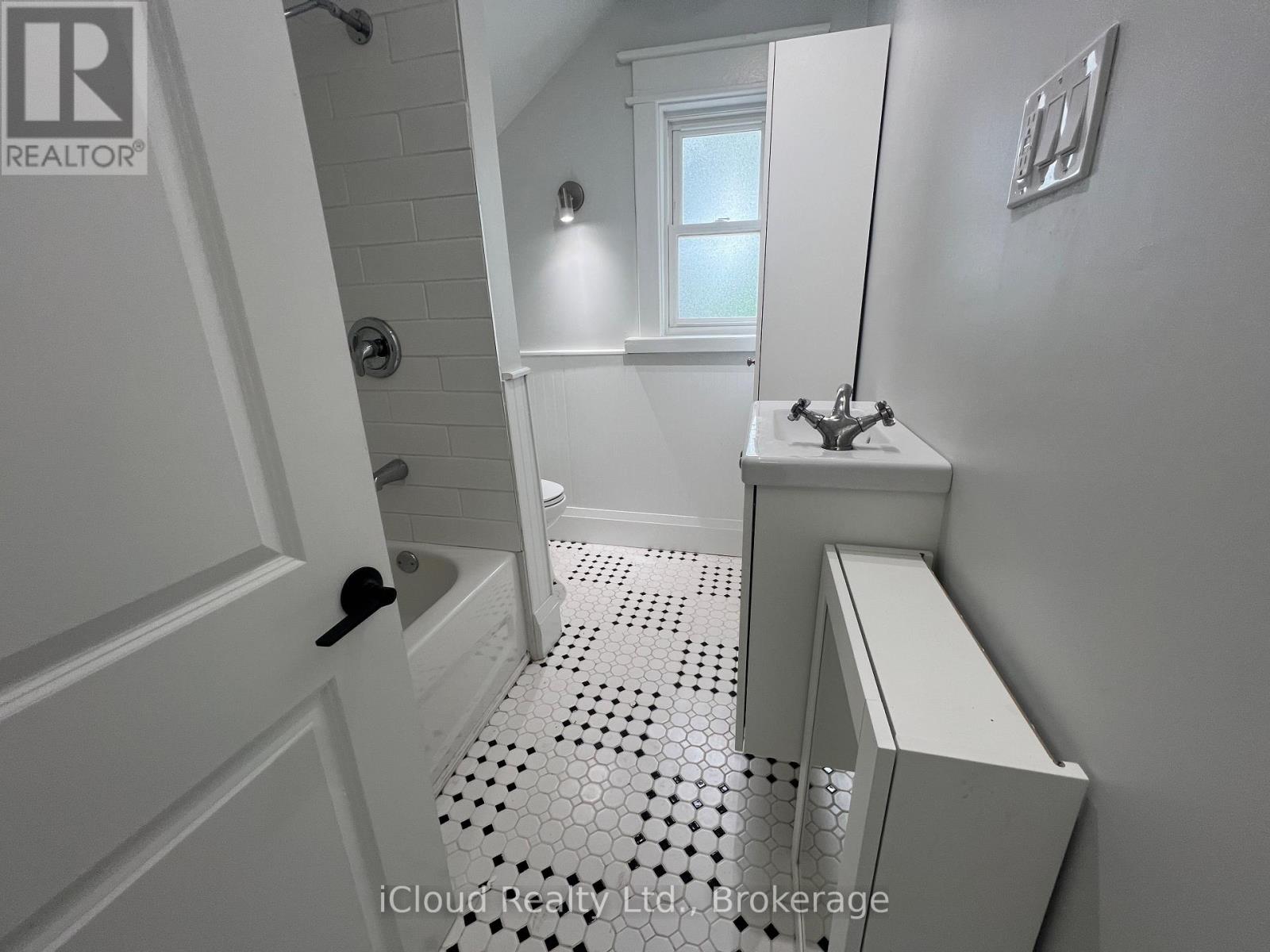 71 OSPREY STREET S - 19